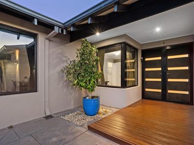 8 Abbotsdale Way, Southern River WA 6110