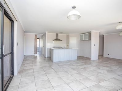 2 Hickman Drive, Piara Waters WA 6112
