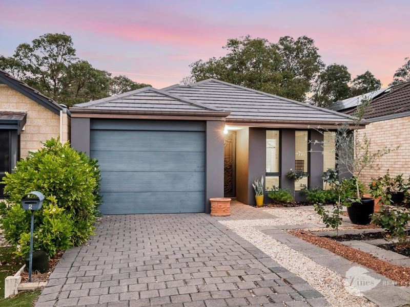 5 The Fairways, The Vines