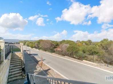39 Bushside Drive, Aveley WA 6069
