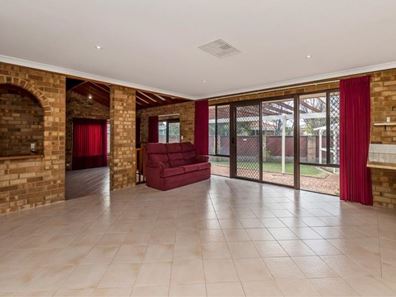 13 Cowan Place, Safety Bay WA 6169