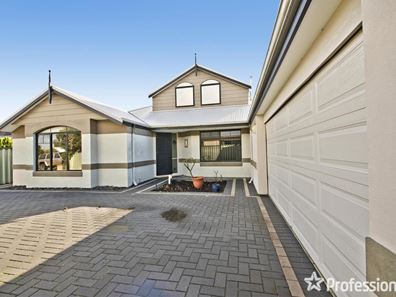 16 Tangier Parkway, Port Kennedy WA 6172