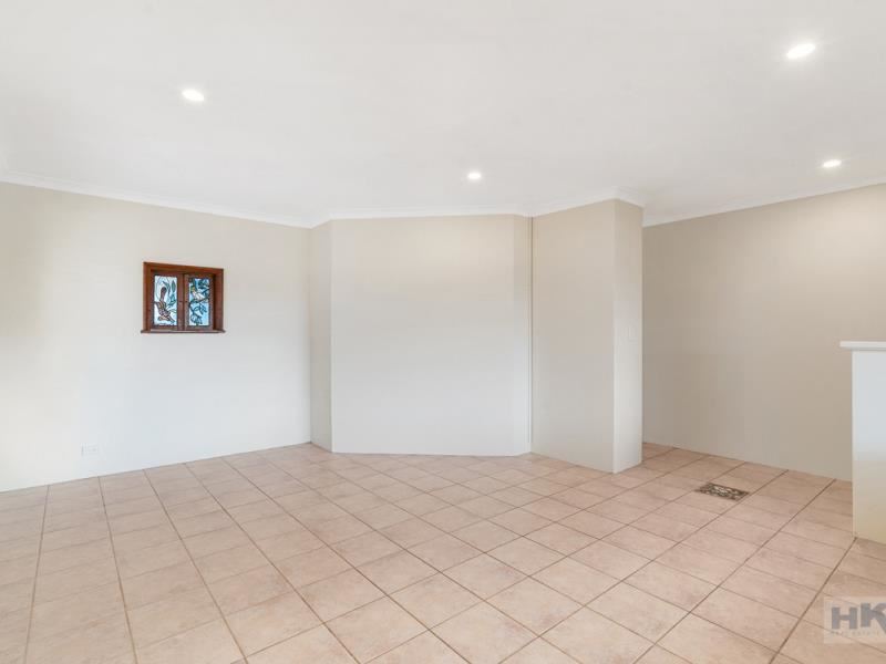 7 Nevis Court, Caversham
