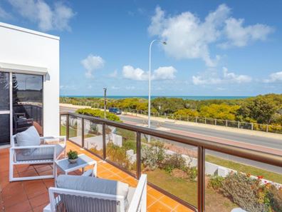 122 Oceanside Promenade, Mullaloo WA 6027