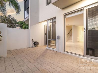 2/2 Ruthven Place, Duncraig WA 6023