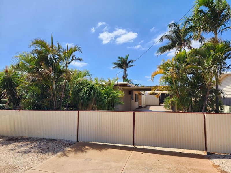 98 William Street, Carnarvon