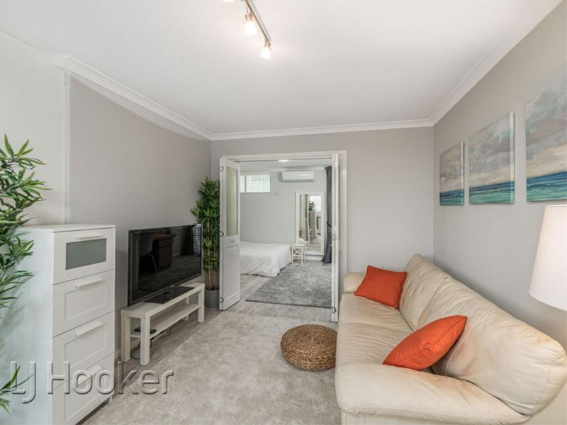 208/130A Mounts Bay Road, Perth