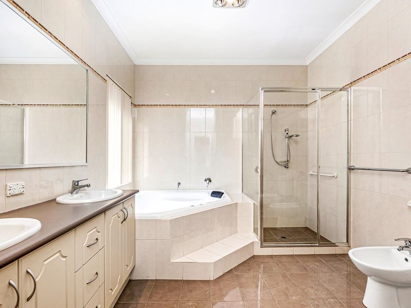 1 Roxton Way, Darch