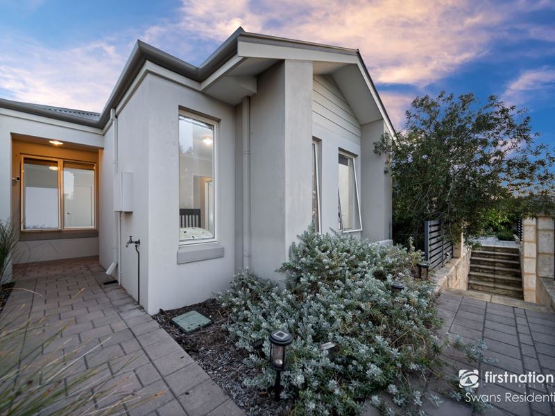 12 Luxhay Parkway, Aveley