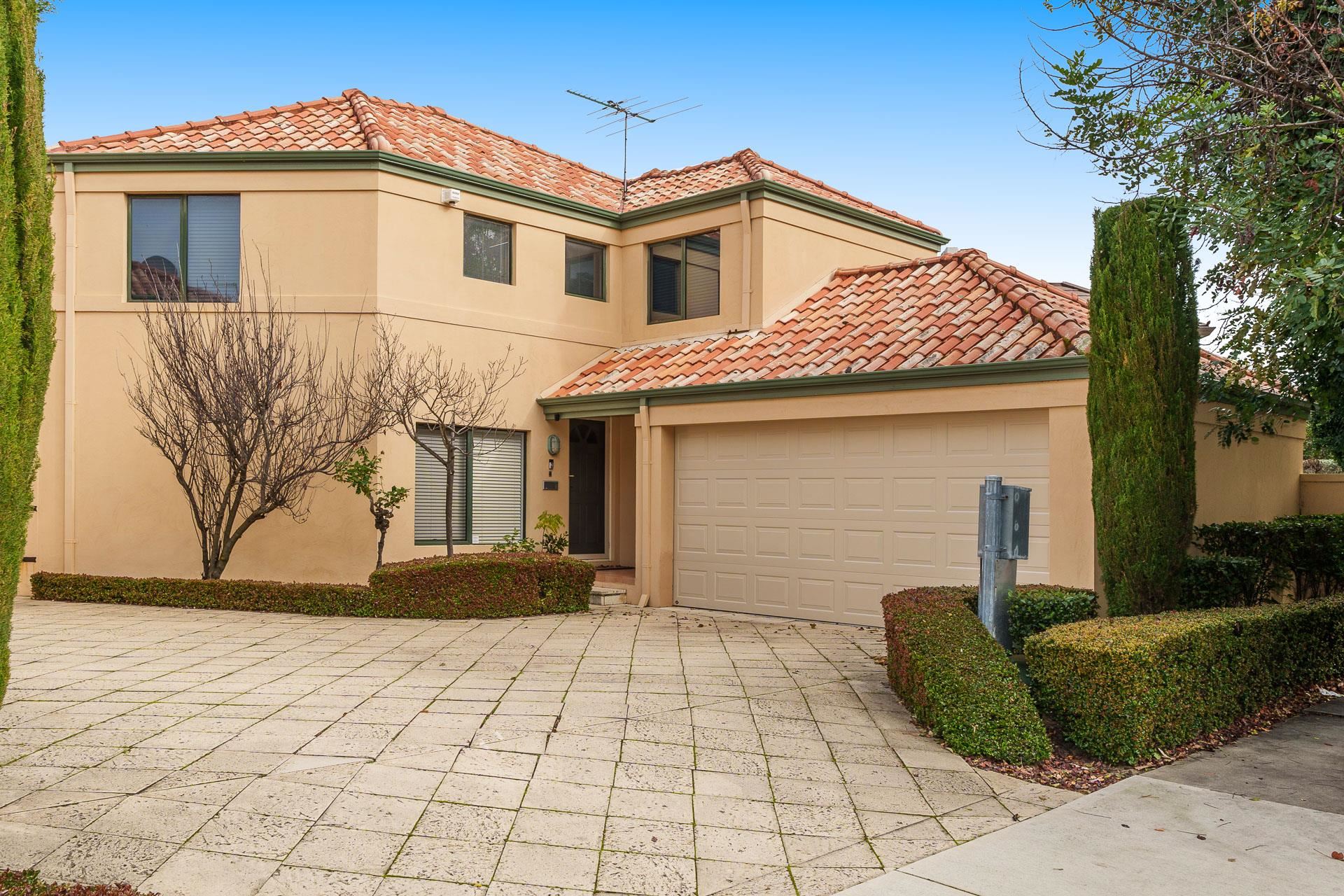 4/1 The Avenue, Crawley WA 6009