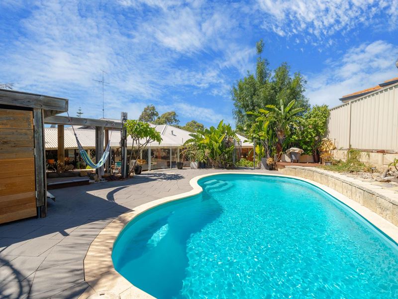 2 Howe Close, San Remo
