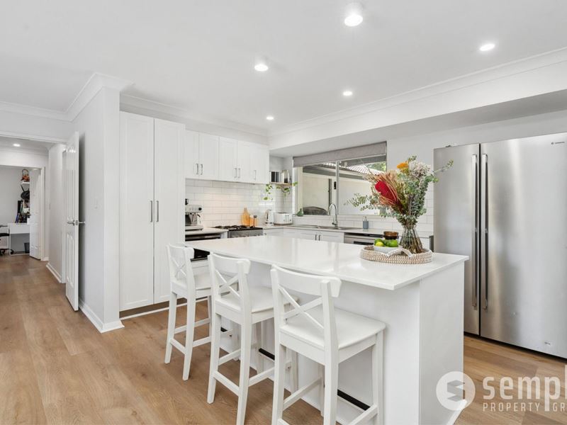 425 Metcalfe Road, Parkwood