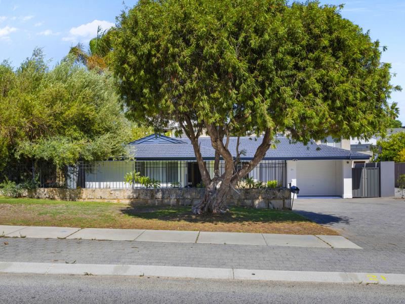 21 Waterford Drive, Hillarys