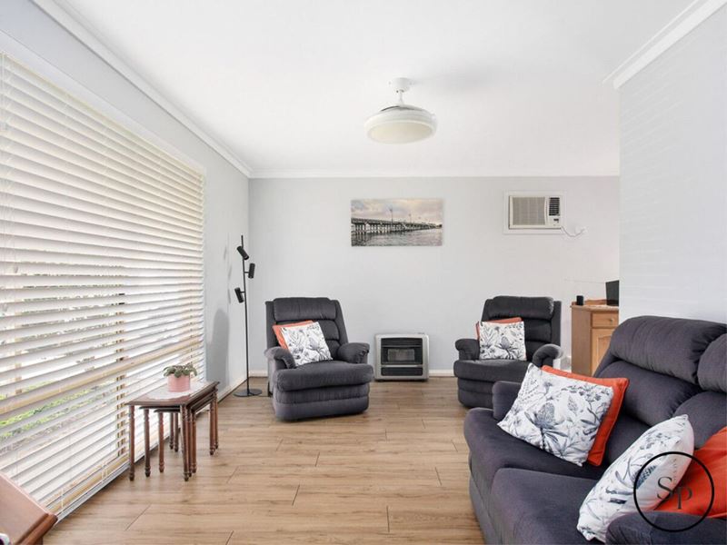 42 Peelwood Parade, Halls Head