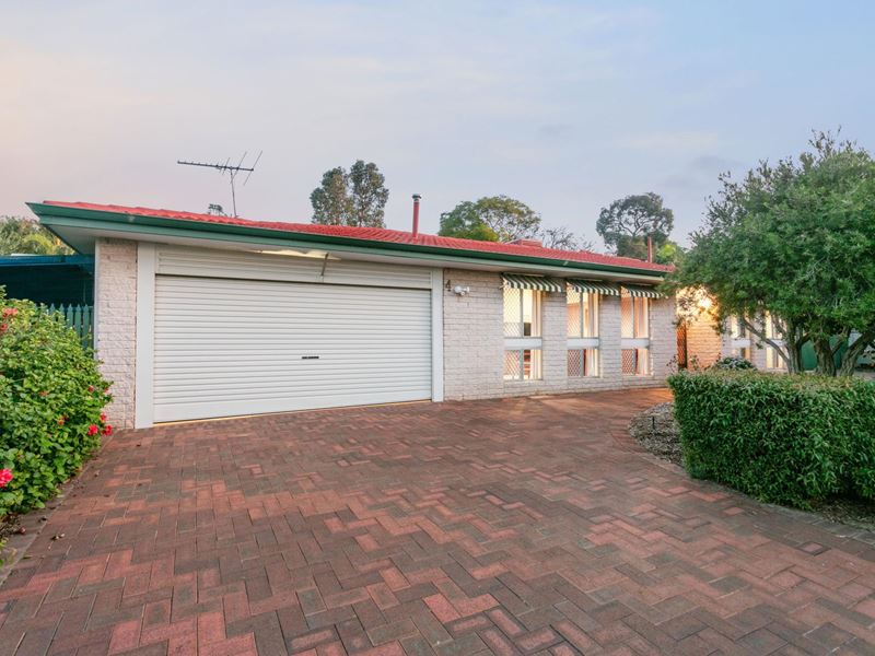 4 Melview  Court, Melville