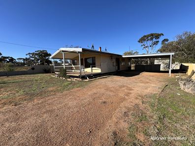 24 Lenneberg Street, Marvel Loch WA 6426