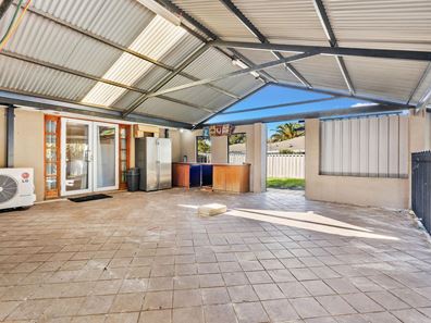 44 KIANDRA PARADE, Ballajura WA 6066