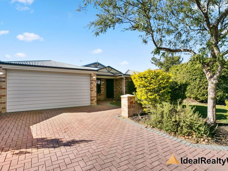 11 Tozer Loop, Atwell