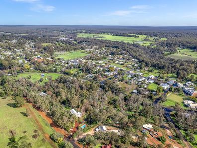 14 Grange Road, Nannup WA 6275