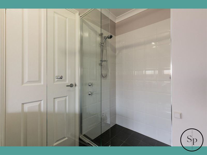3 Loretta Parkway, Lakelands
