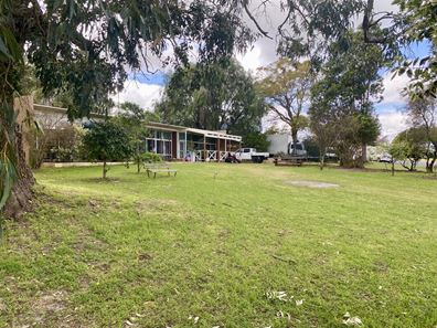 14 Hesse Street, Waroona WA 6215