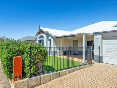 193 Peelwood Parade, Halls Head WA 6210