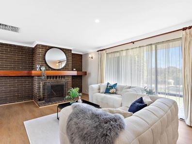 53 Peelwood Parade, Halls Head WA 6210