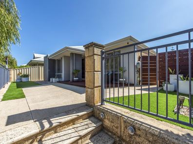 8 Johanna Way, Secret Harbour WA 6173
