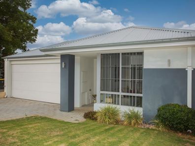 18 Winchelsea Road, Nollamara WA 6061