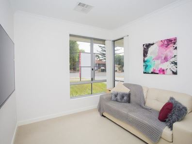 18 Winchelsea Road, Nollamara WA 6061