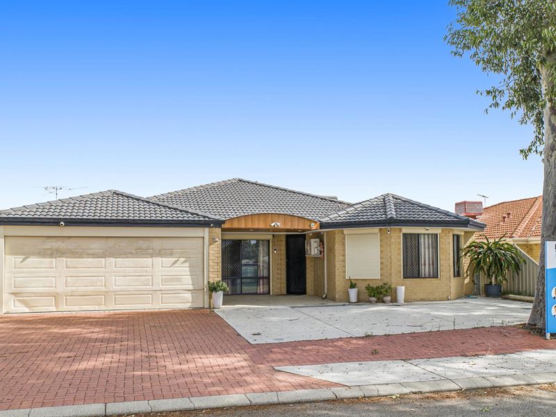 8 Camellia Way, Bennett Springs WA 6063