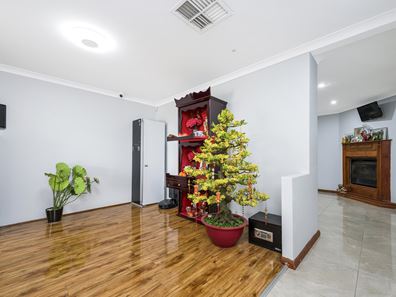 8 Camellia Way, Bennett Springs WA 6063