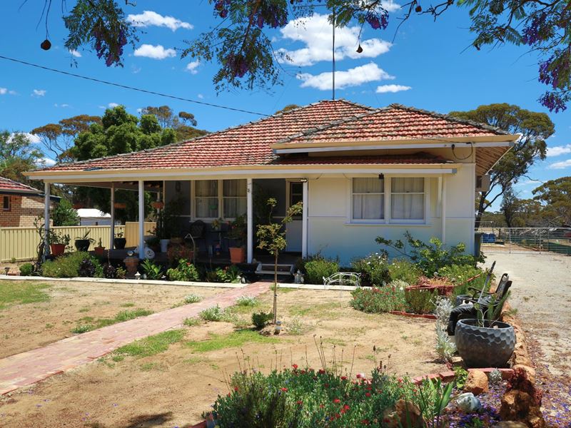 55, 57 & 5 Scadden Street, Kukerin