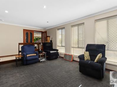 12 Gallant Way, Lynwood WA 6147