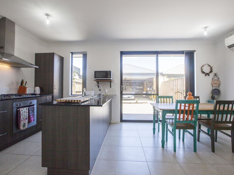 14 Feredy Lane, Ellenbrook WA 6069