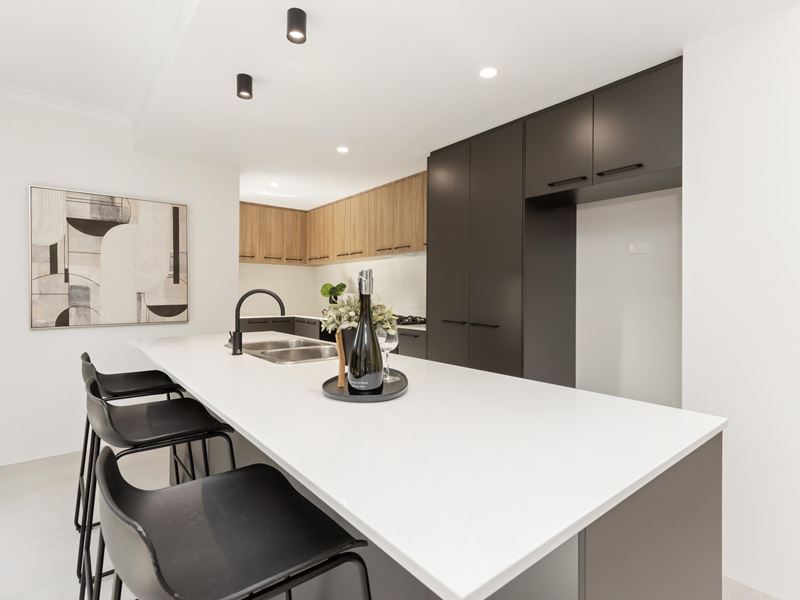 2/208 Riseley Street, Booragoon