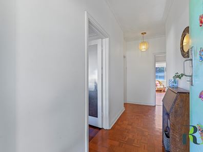 22 Coleman Crescent, Melville WA 6156