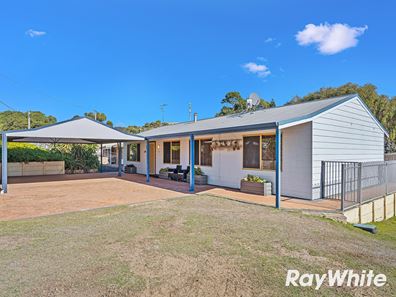 4 Chalet Vale, Preston Beach WA 6215