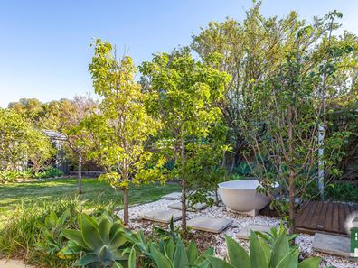 81 Samson Street, White Gum Valley WA 6162