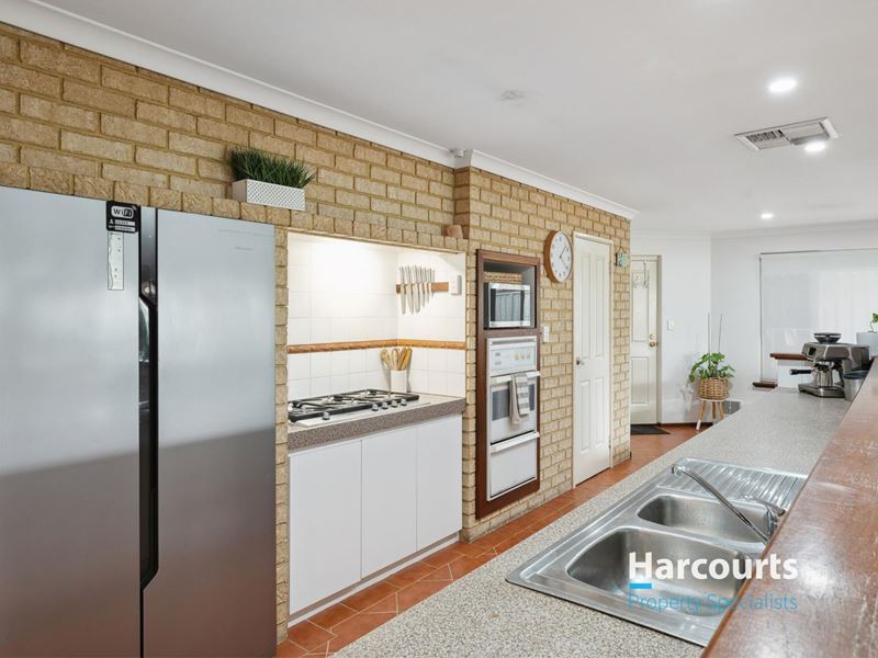 53 Discovery Drive, Thornlie WA 6108