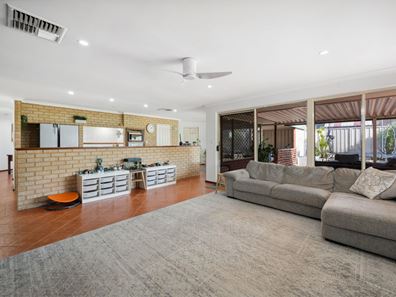 53 Discovery Drive, Thornlie WA 6108