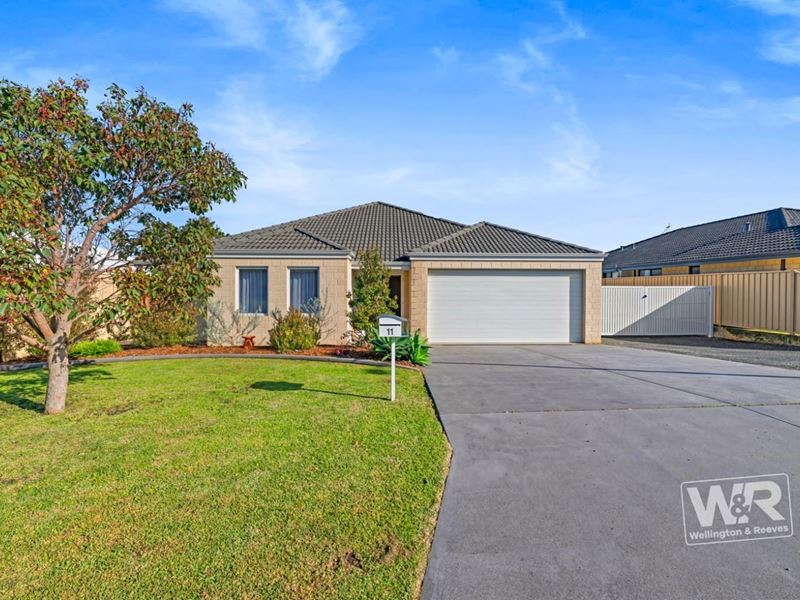 11 Mears Road, Yakamia WA 6330