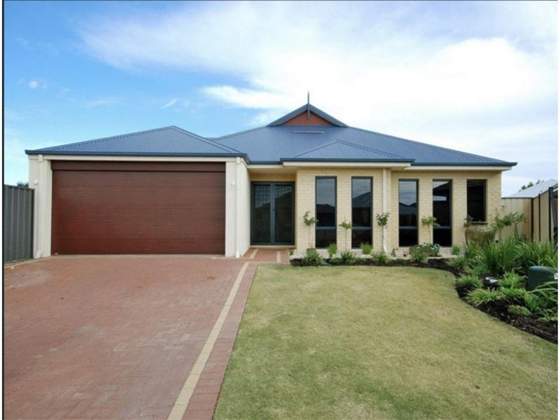 8 Raphoe Court, Carramar WA 6031