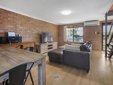 3/2 Sun Court, Millars Well WA 6714