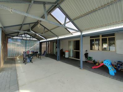 8 Heales Way, Green Head WA 6514