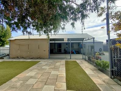 8 Heales Way, Green Head WA 6514