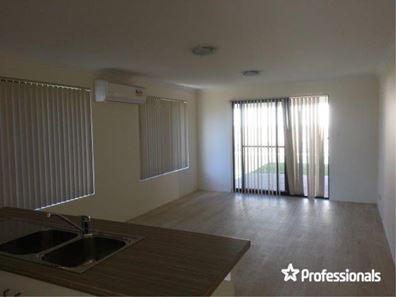 8 Stormking Loop, Wandina WA 6530