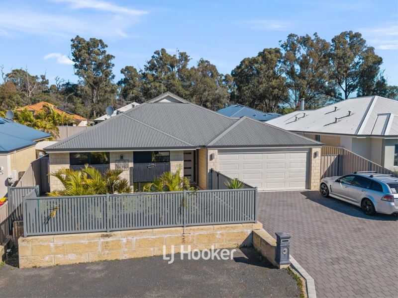 6 Merton Avenue, College Grove WA 6230