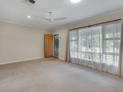 25 Winchester Road, Armadale WA 6112