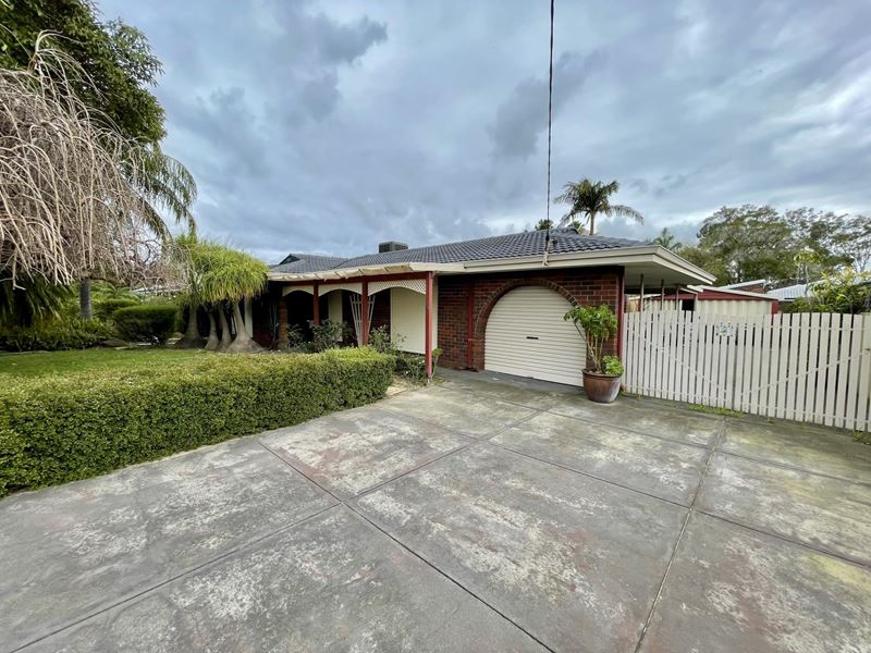 4 Mallee Way, Forrestfield WA 6058